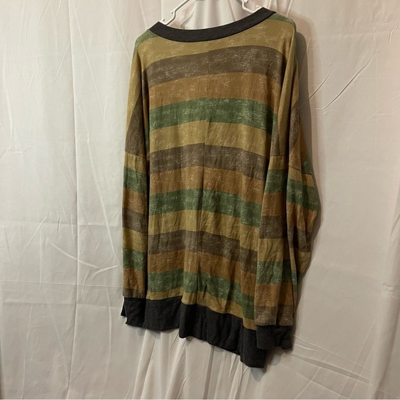 Sew In Love Women’s Distressed Striped Long Sleeve V-Neck Top Plus Size 2Xl - Picture 9 of 11